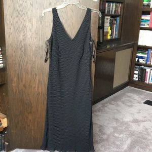 Banana republic 100% silk black wsmall tan dots 10